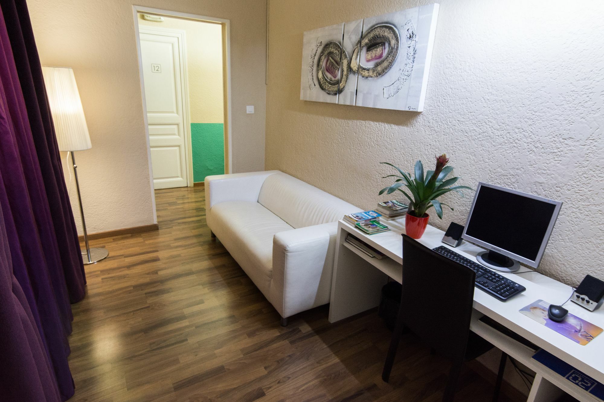 Hostal Lesseps Barcelona Bagian luar foto