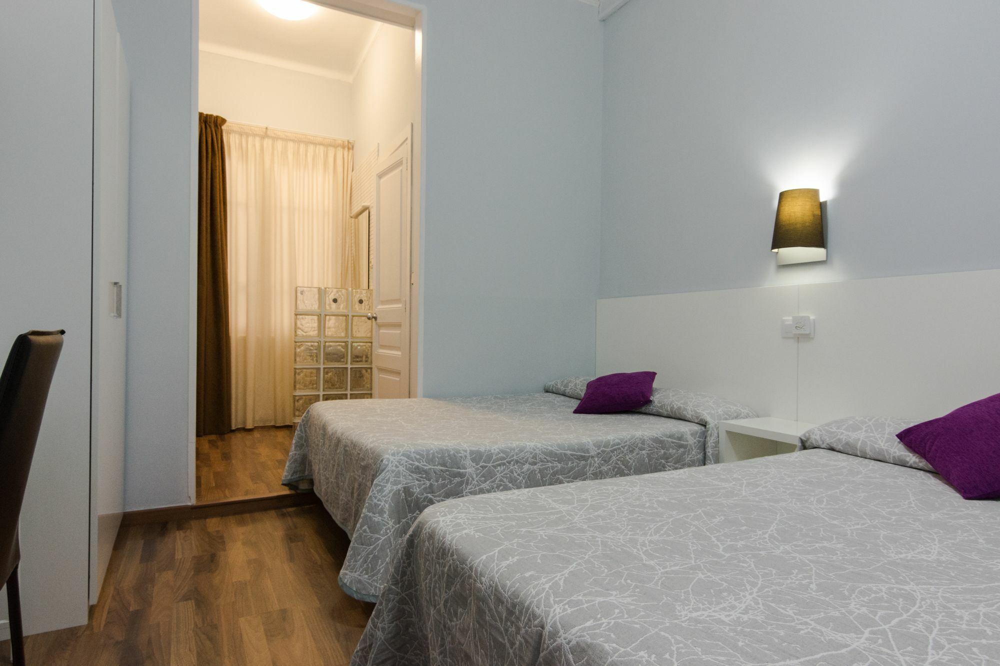 Hostal Lesseps Barcelona Bagian luar foto