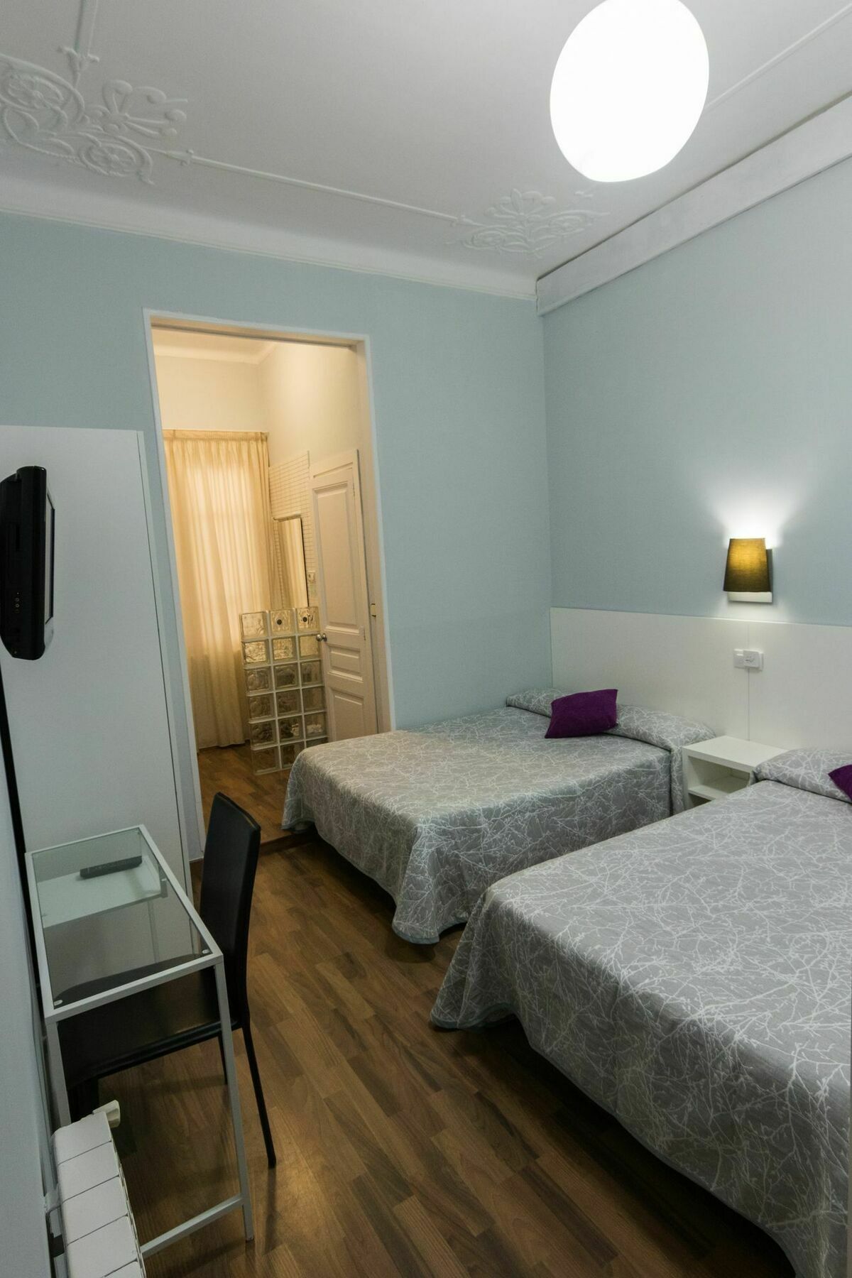 Hostal Lesseps Barcelona Bagian luar foto