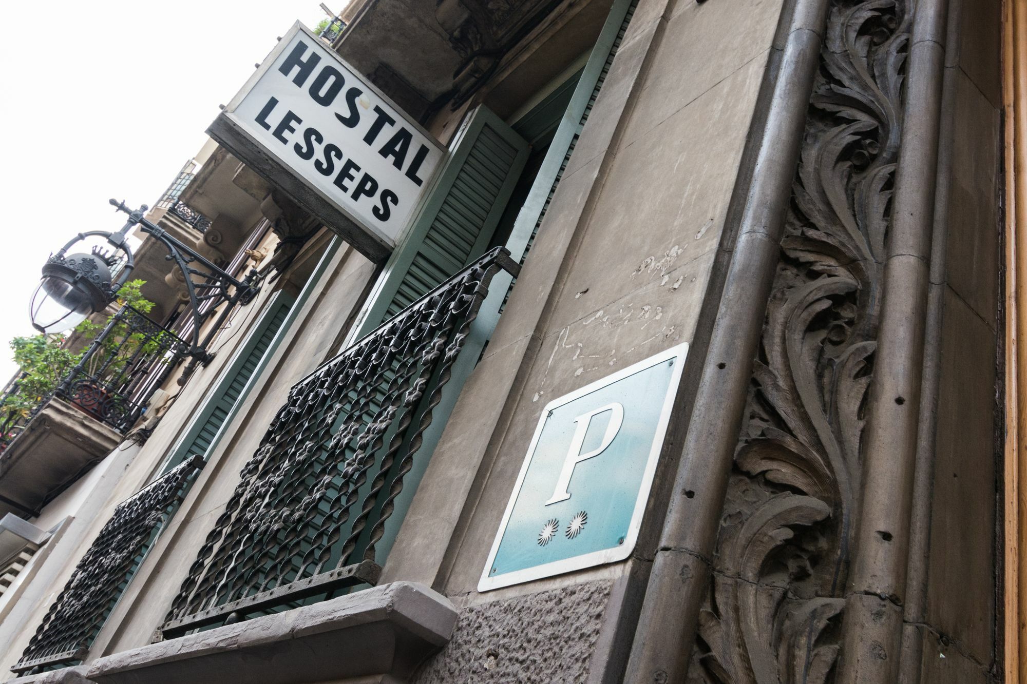 Hostal Lesseps Barcelona Bagian luar foto