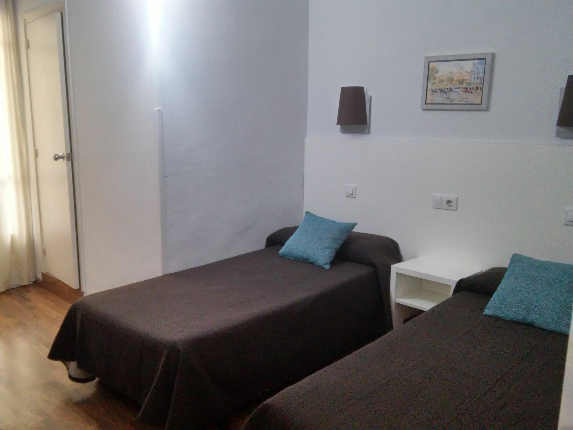 Hostal Lesseps Barcelona Bagian luar foto