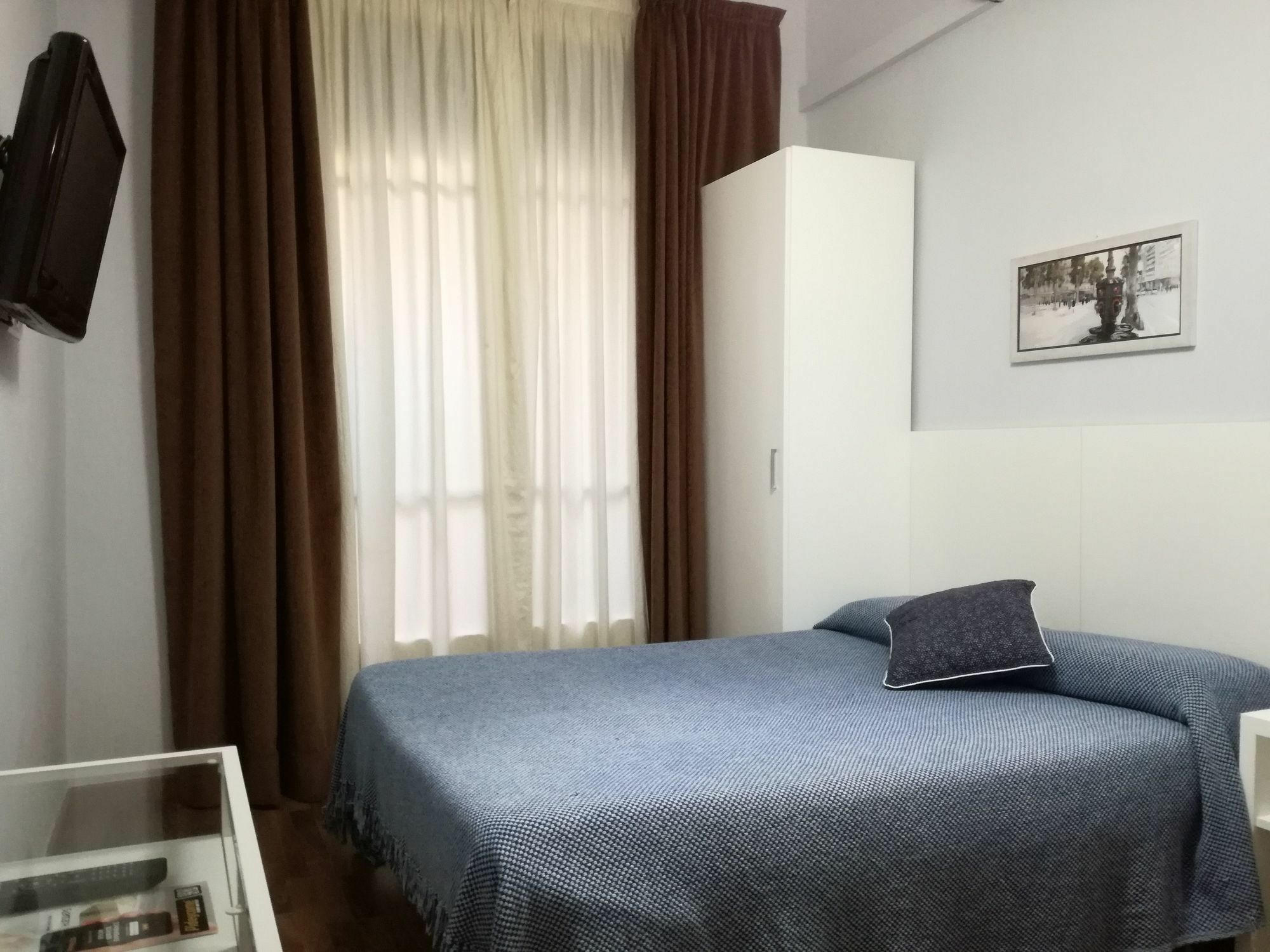 Hostal Lesseps Barcelona Bagian luar foto