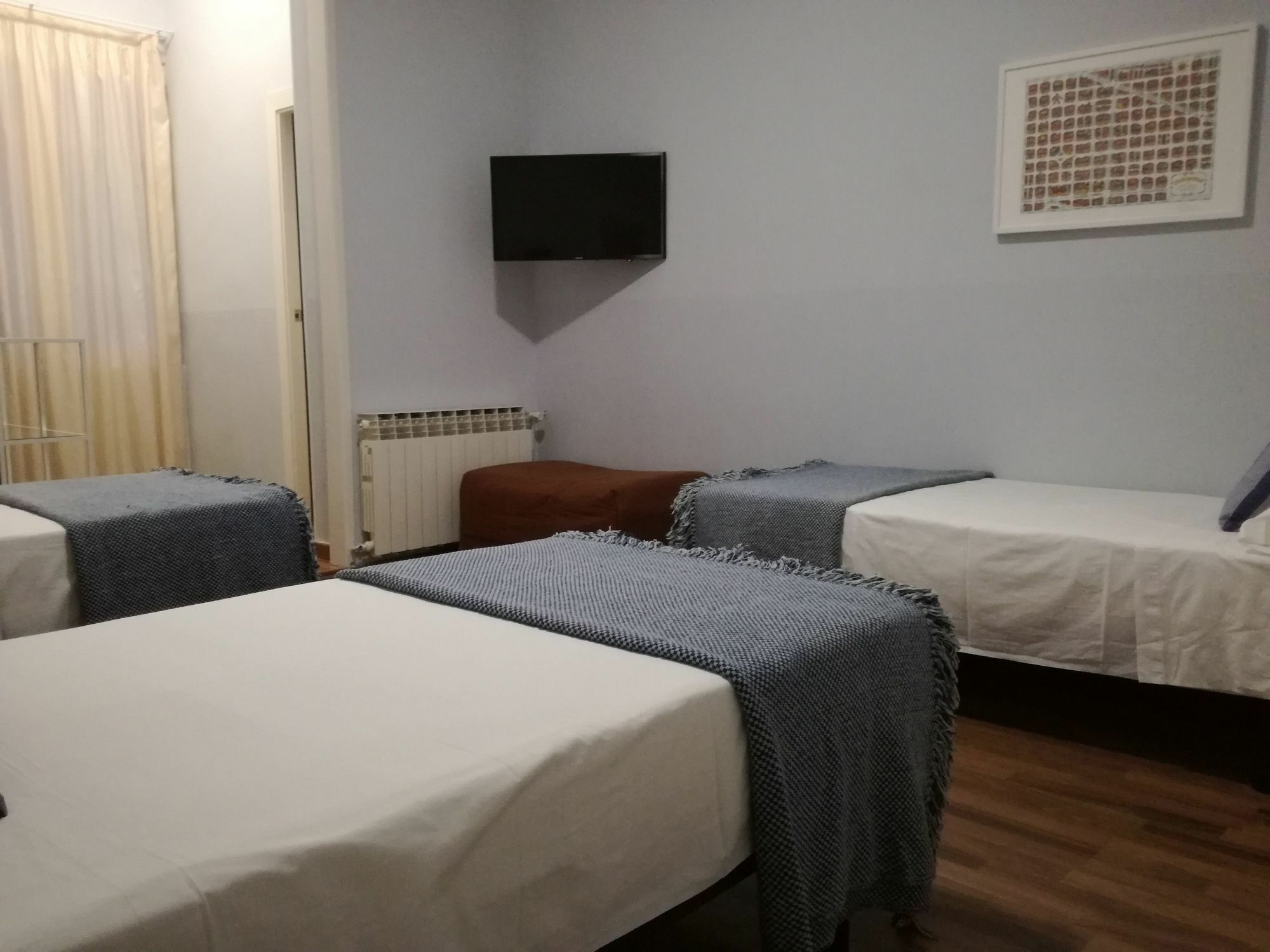 Hostal Lesseps Barcelona Bagian luar foto